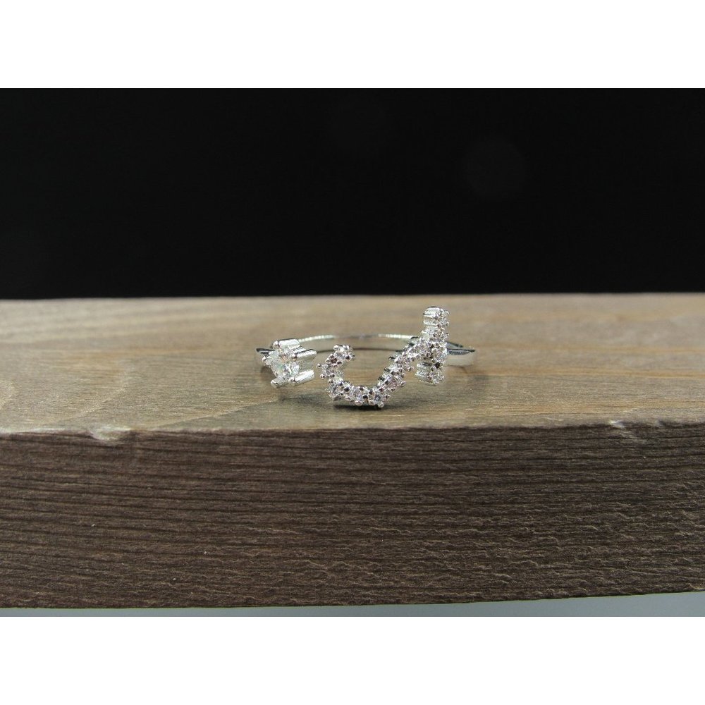 Size 7.75 Sterling Silver Fancy Design Clear CZ Stone Band Ring Vintage